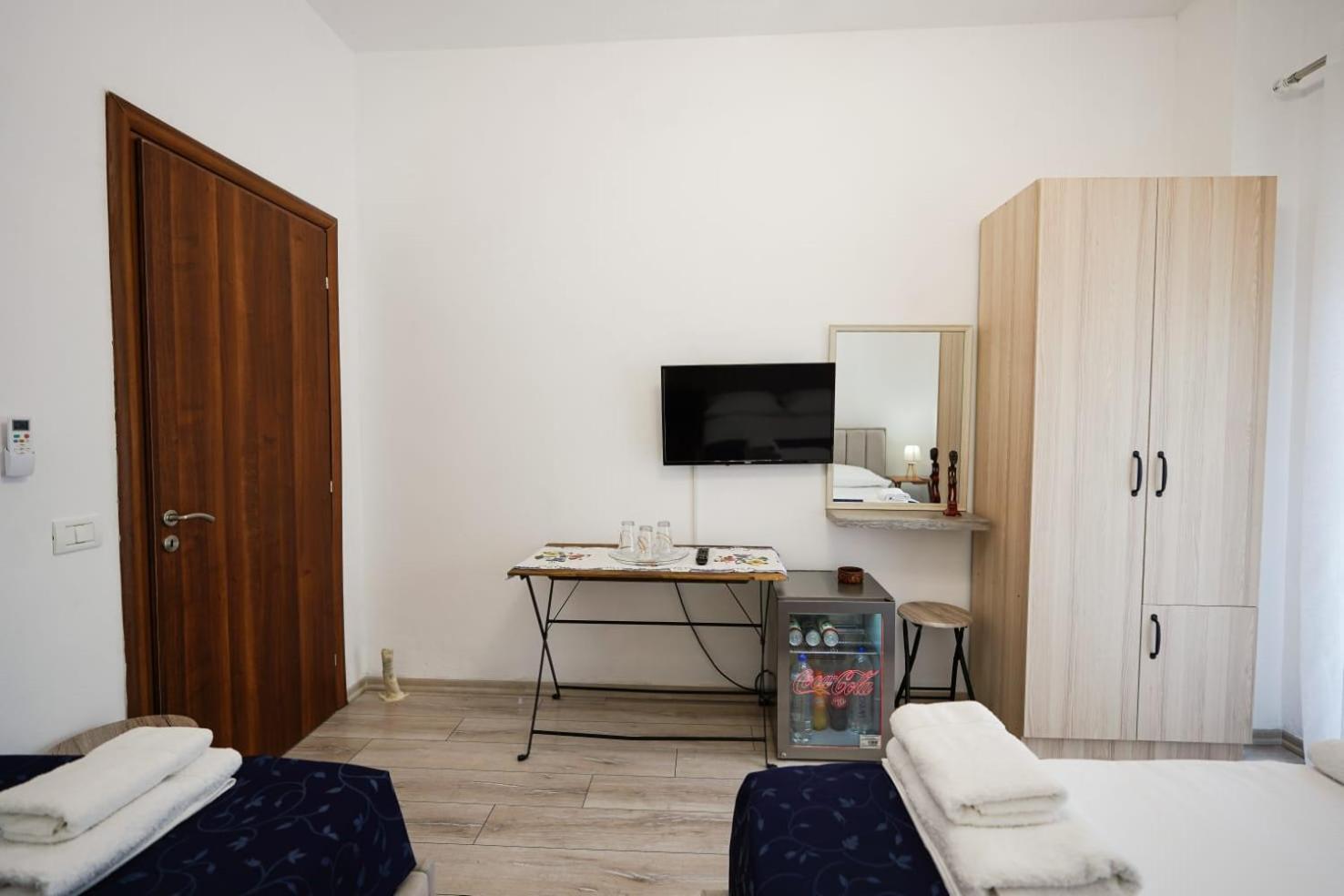 View City Apartments Gjirokastra Kültér fotó