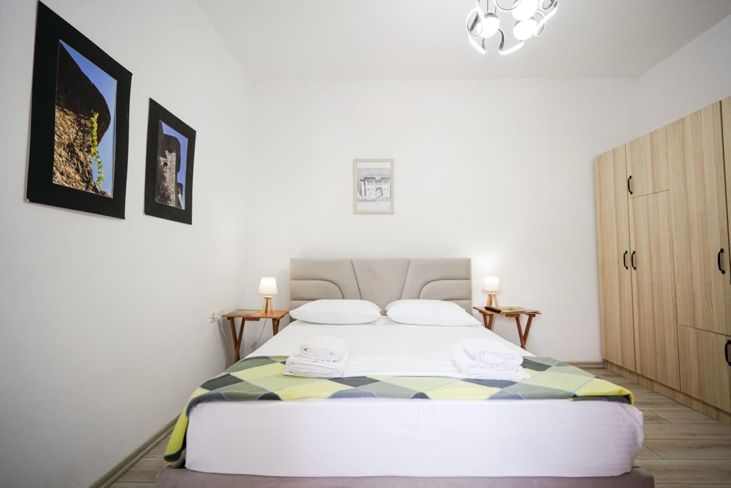 View City Apartments Gjirokastra Kültér fotó
