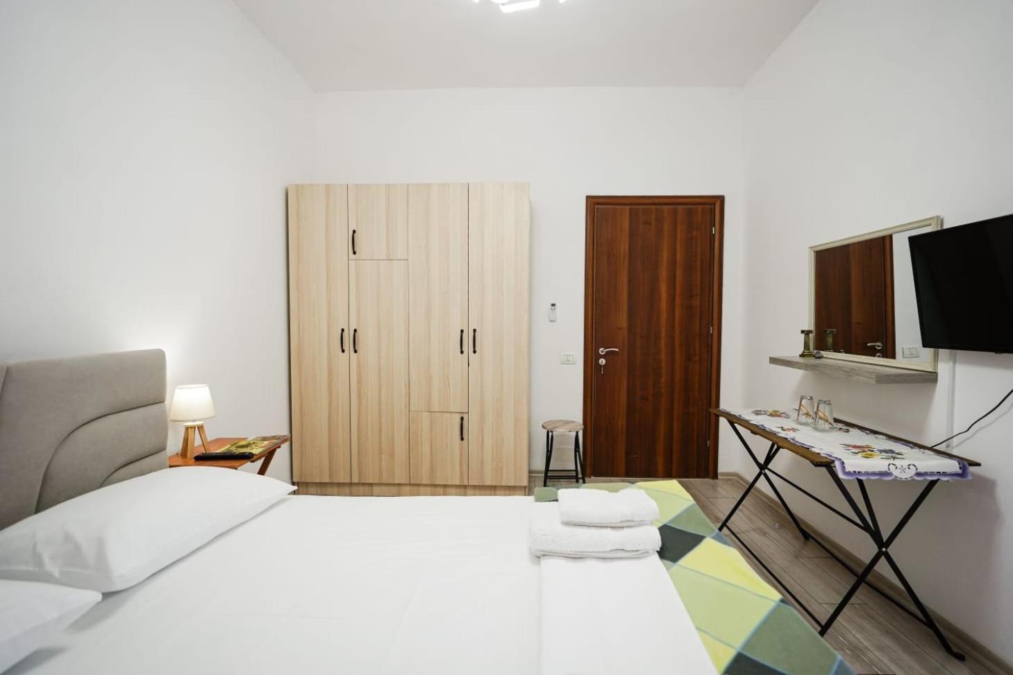 View City Apartments Gjirokastra Kültér fotó